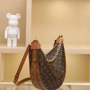 Alternative view of Latest 2022 Runway Classic Monogram with Yellow Flowers LV Marel Vintage Bag—perfectly sized! Unique silhouette with comfortable shoulder strap that won't dig in. Combines style and practicality! Dimensions: 40×30×10cm